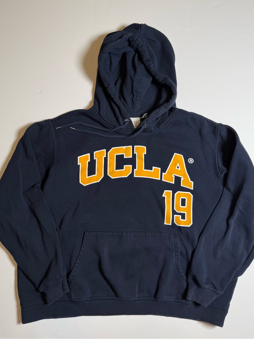 H&M UCLA 19 Navy Pullover Hoodie Sweatshirt Women’s L College Loungewear Sporty